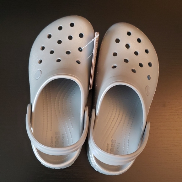 crocband platform metallic clog